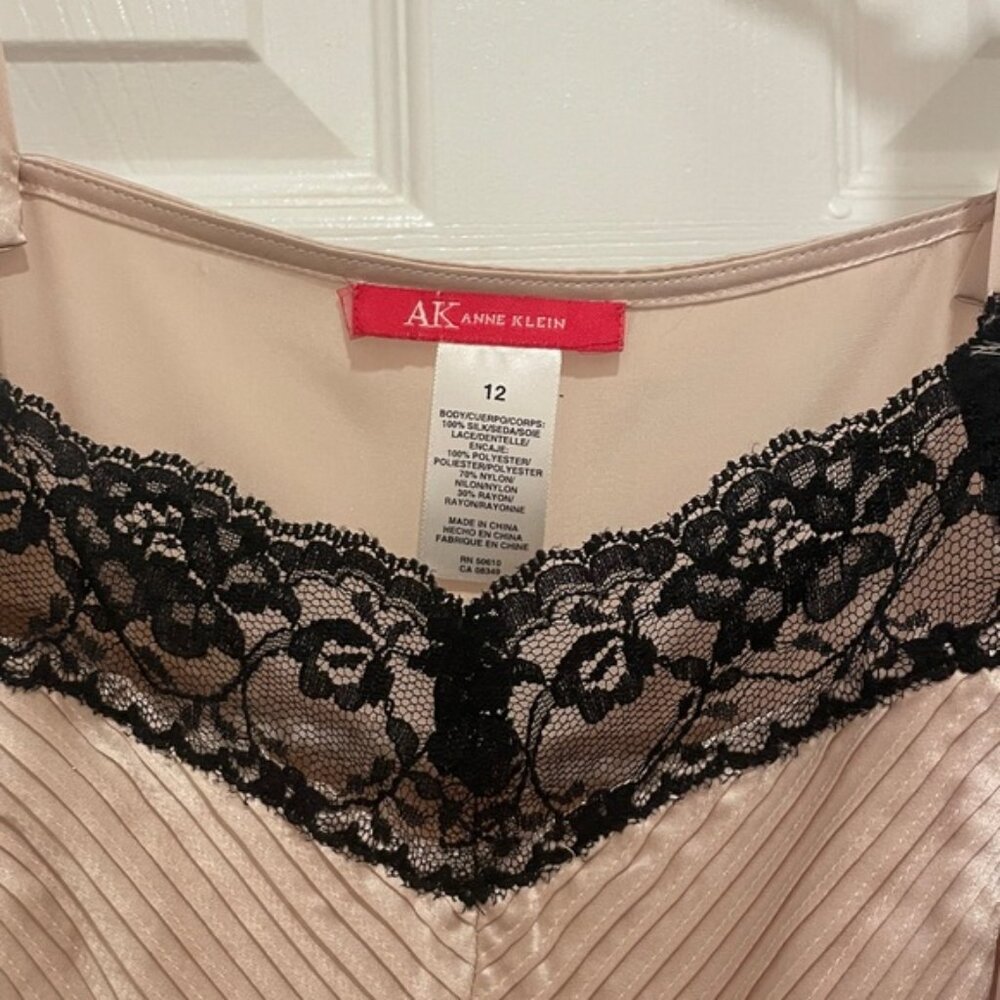 EXCLUSIVE ANNE KLEIN LUXURY PINK TOP with BLACK LACE size 12